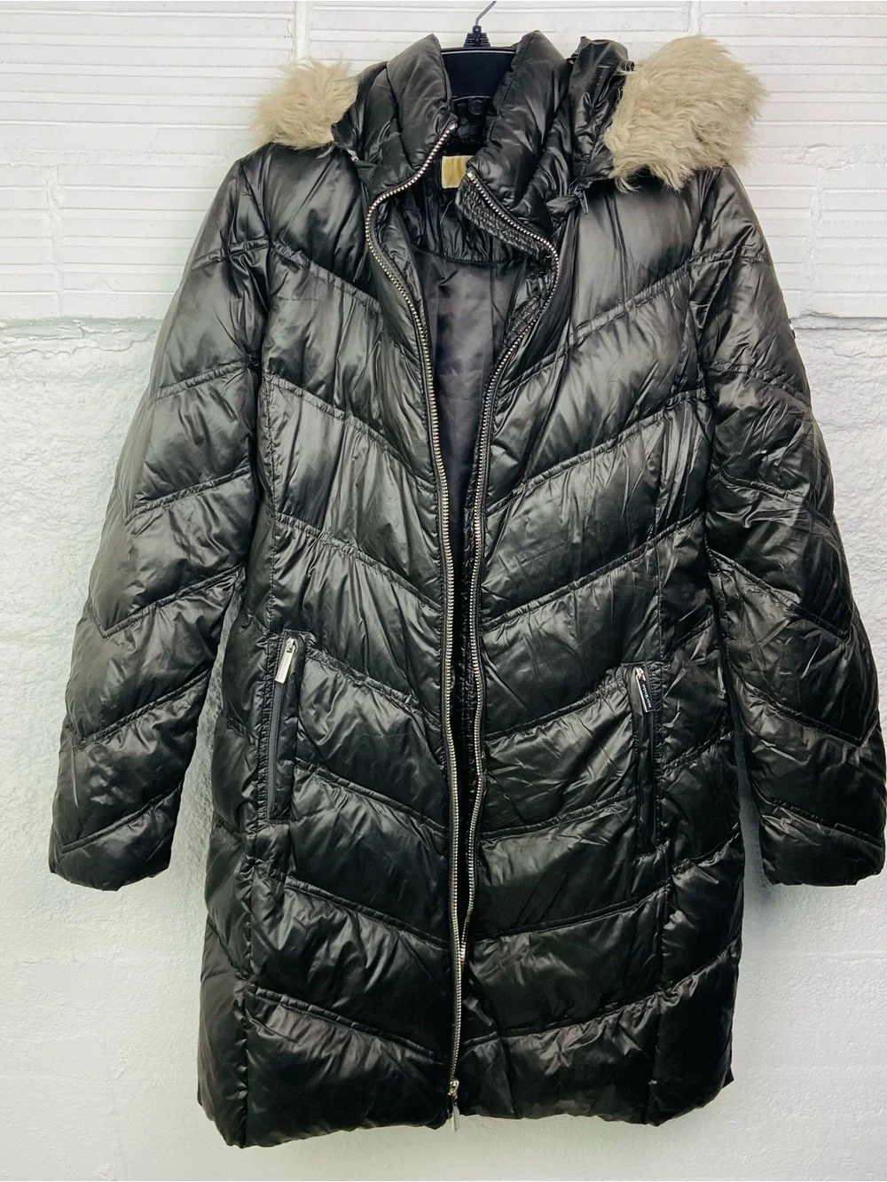 Michael Kors Black Quilted Long Puffer Coat with Faux Fur Hood size Medium